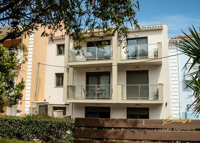 Lägenhet Emily's Luxury