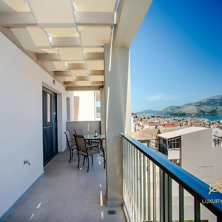 Emily's Luxury Apartment