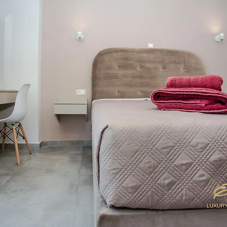 Emily's Luxury * Argostoli (Kefalonia)